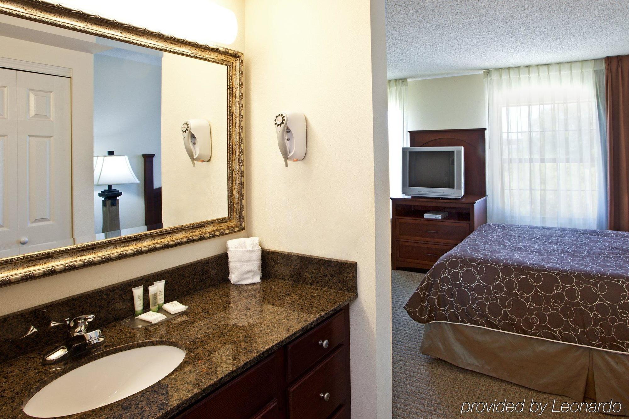 Hotel Staybridge East- Brandon By Ihg