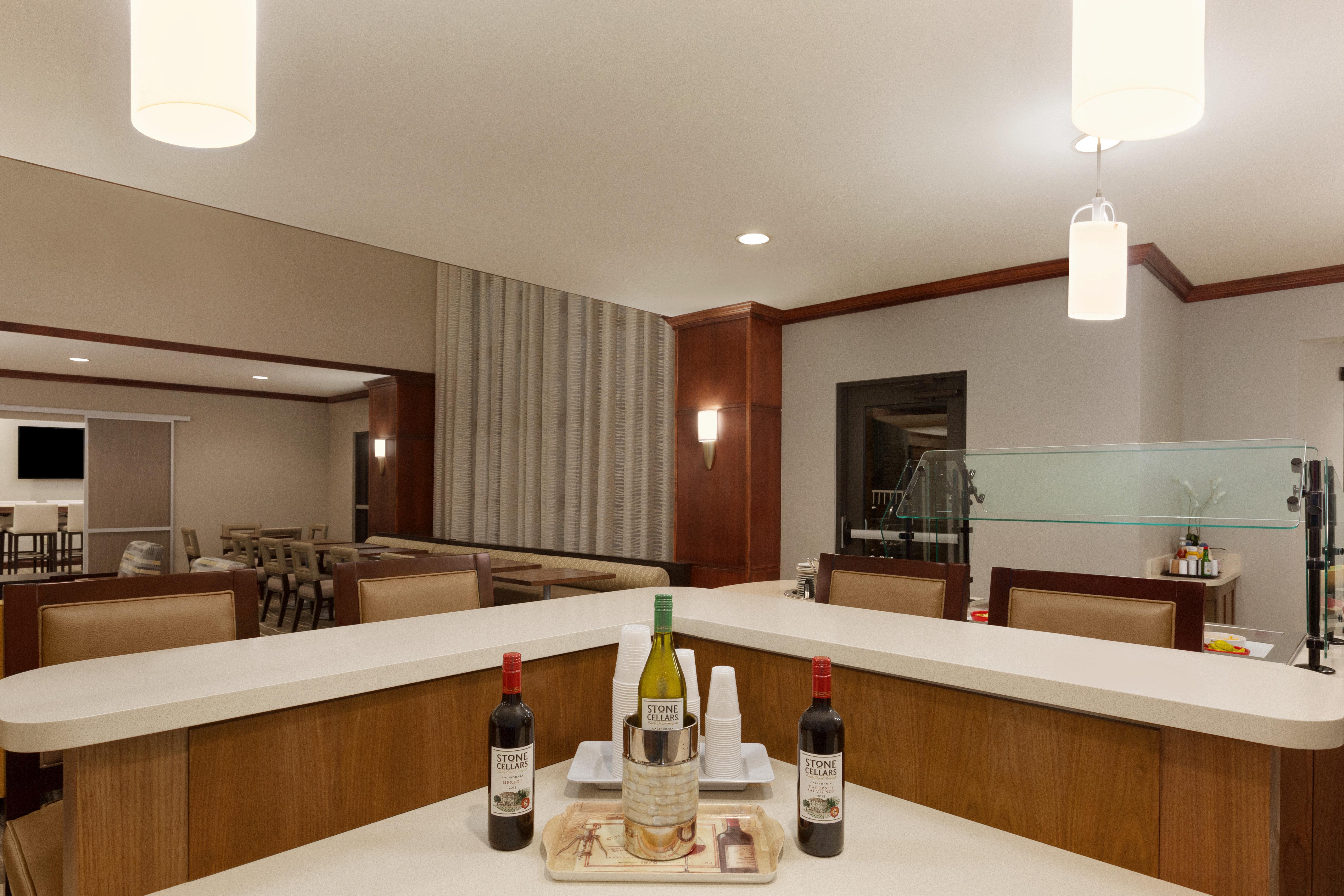 Staybridge East- Brandon By Ihg Hotel Mango