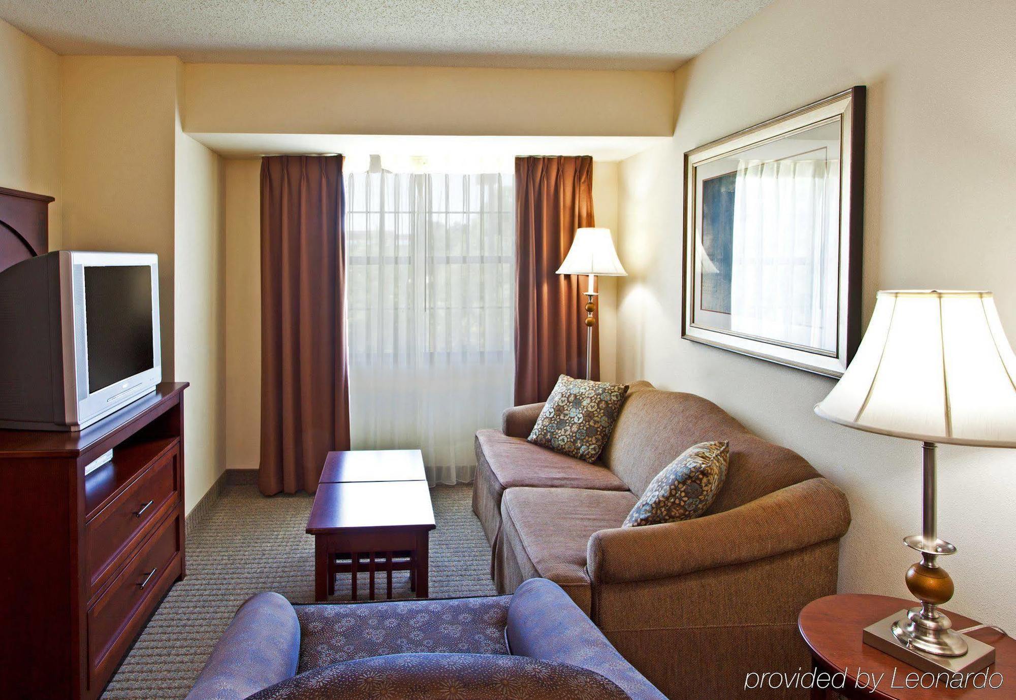Staybridge East- Brandon By Ihg Mango